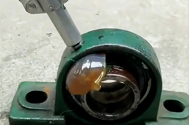 Installation of the grease fitting