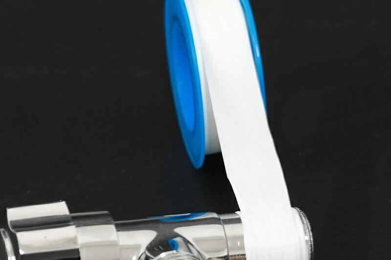 Wrap the raw material tape